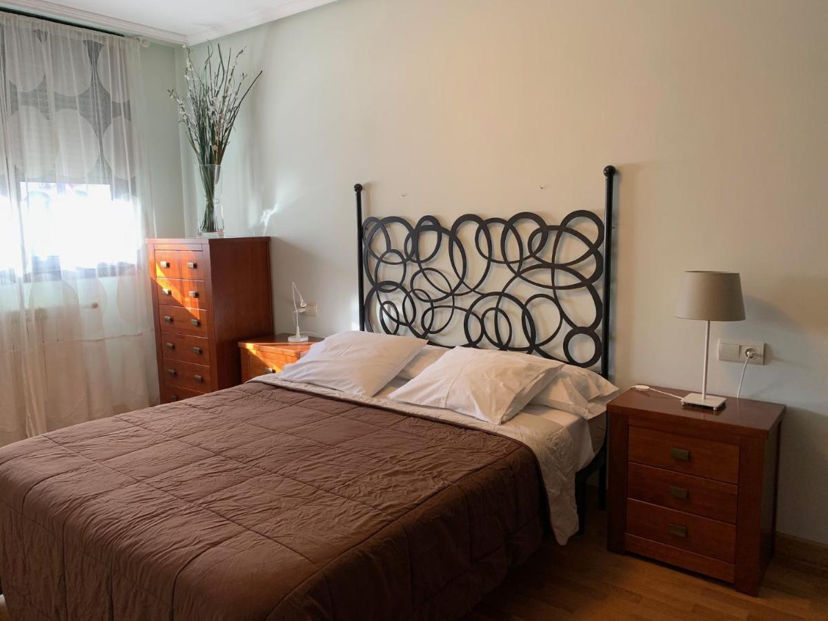 Apartamentos Confortarte Oviedo Bagian luar foto