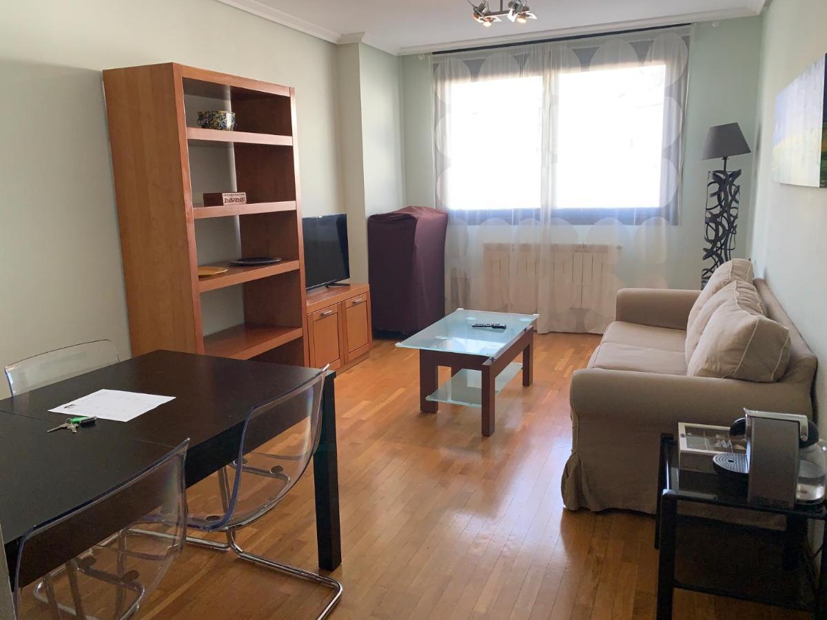 Apartamentos Confortarte Oviedo Bagian luar foto