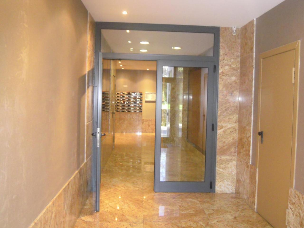 Apartamentos Confortarte Oviedo Bagian luar foto