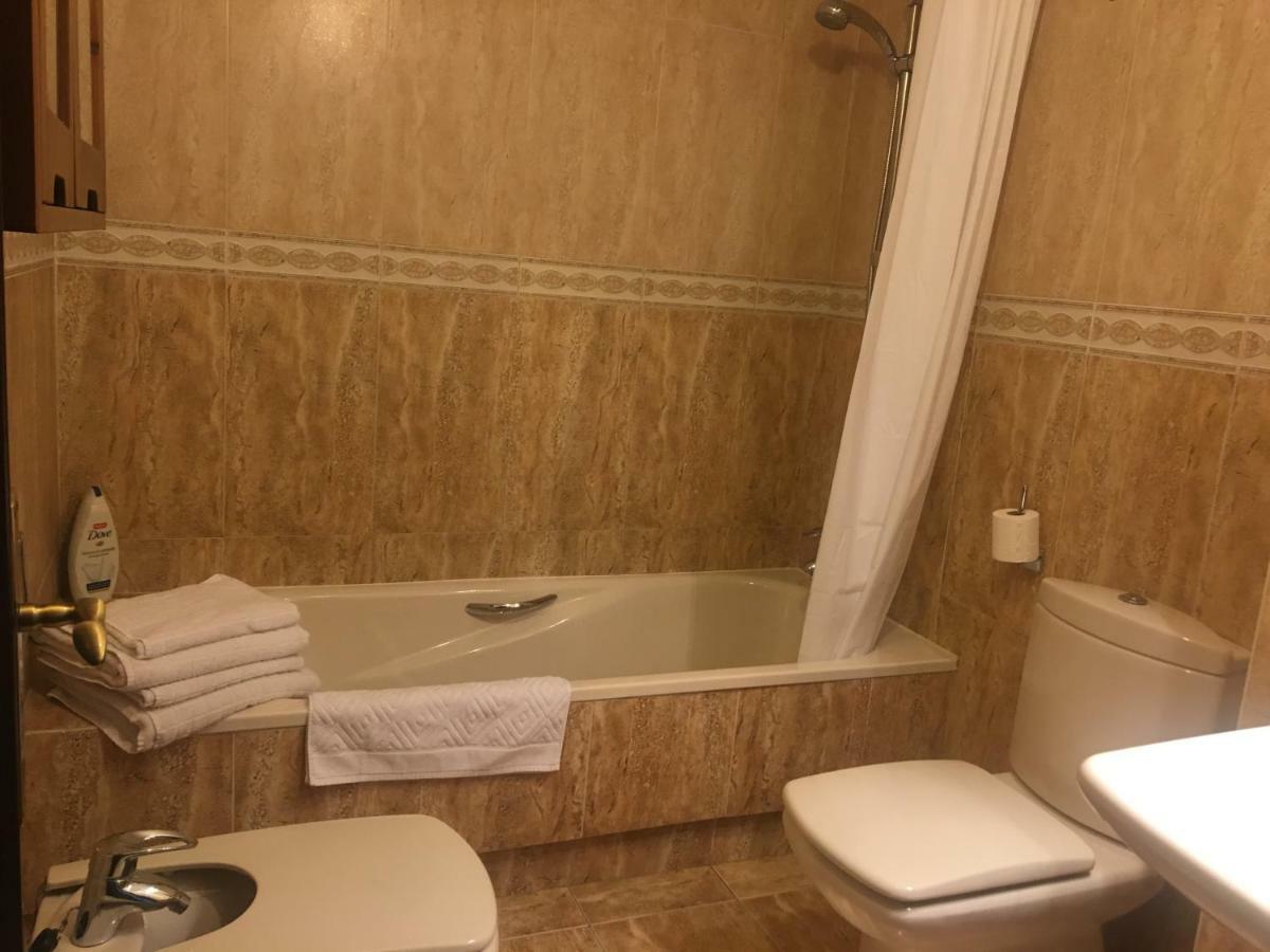 Apartamentos Confortarte Oviedo Bagian luar foto